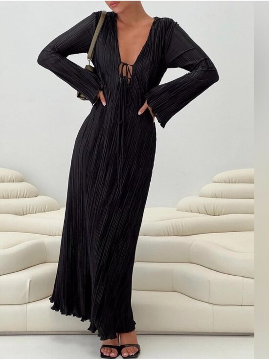 Princess Polly Dresses & Skirts - Princess Polly Women's Black Dress
